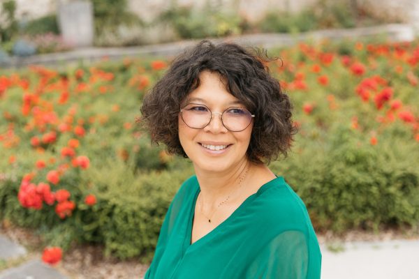 Portrait de Yasmine Candau, présidente de l’association de patientes EndoFrance.